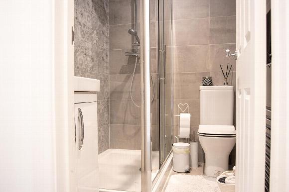 Silicone sealant service for Bathrooms